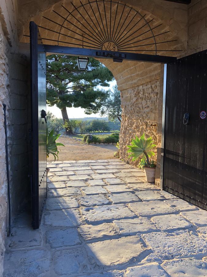 Отель Baglio San Vincenzo Менфи Экстерьер фото