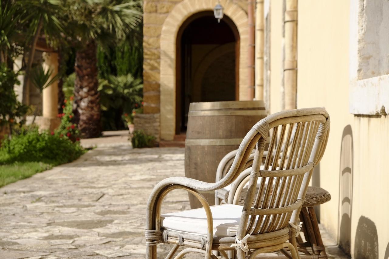 Отель Baglio San Vincenzo Менфи Экстерьер фото