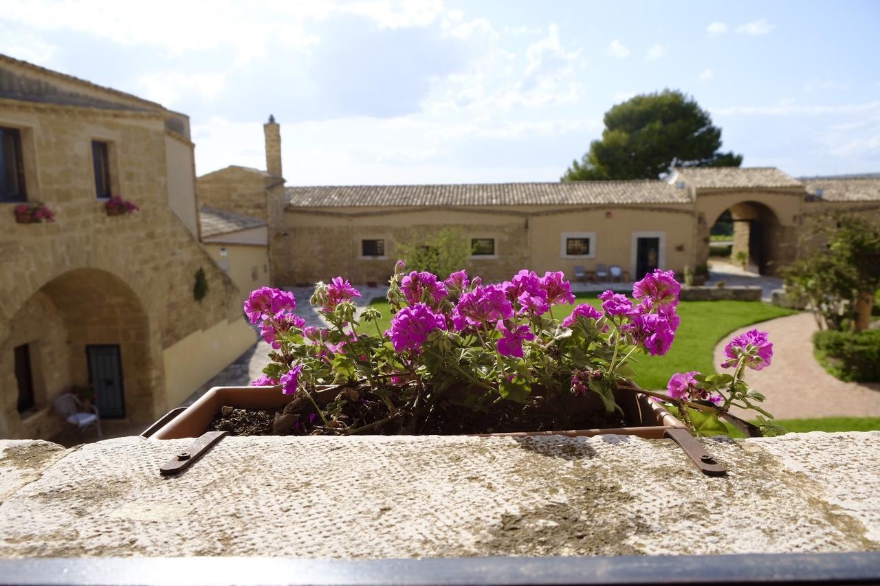 Отель Baglio San Vincenzo Менфи Экстерьер фото