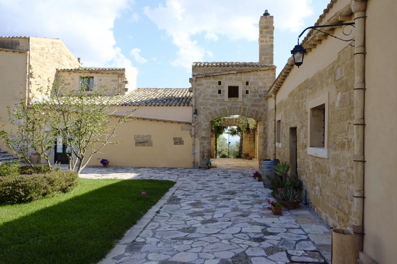 Отель Baglio San Vincenzo Менфи Экстерьер фото
